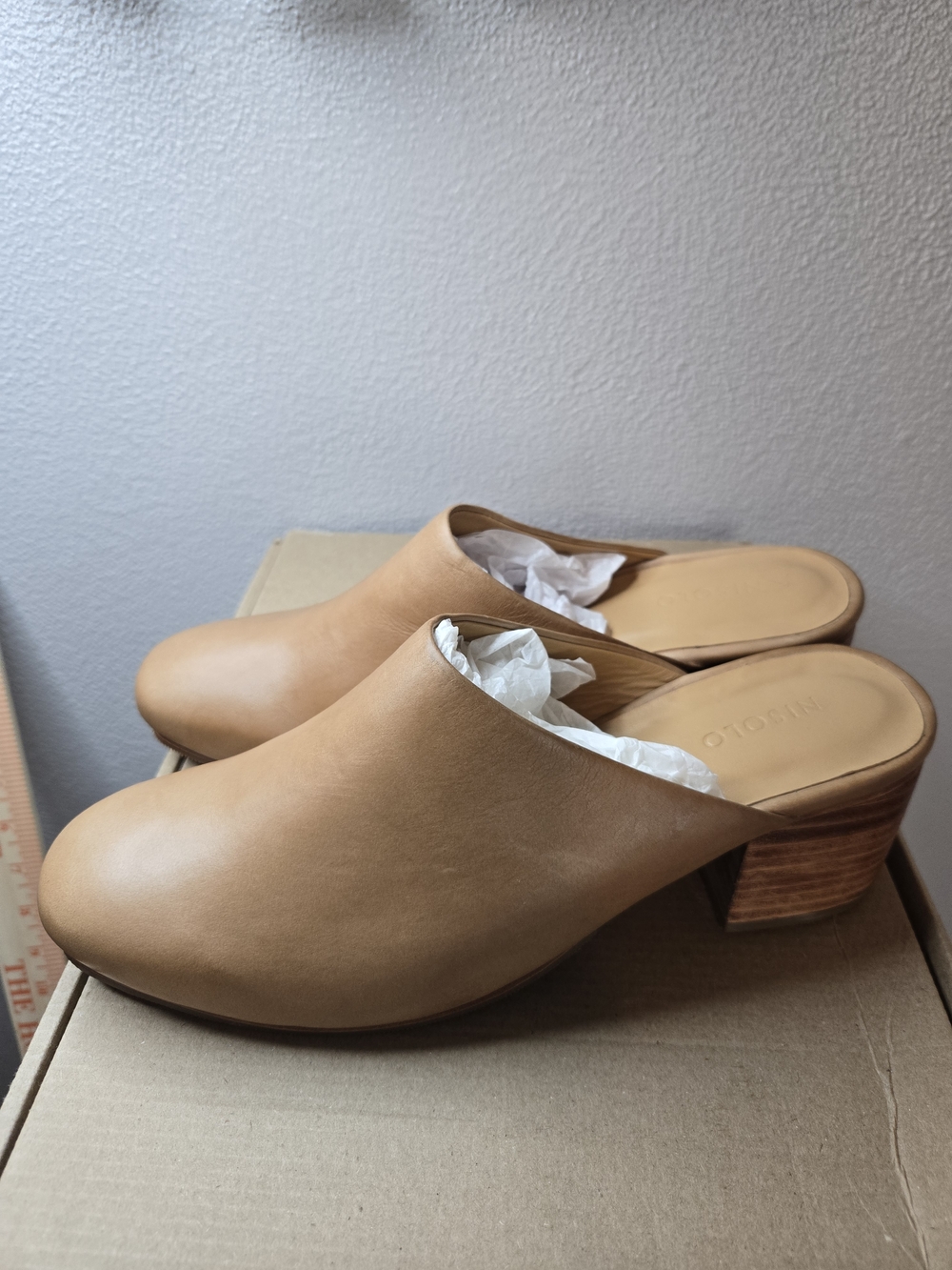 Nisolo Women's Tan All Day Heeled Leather Mule - Sz 7 Store Returns - Picture 4 of 11